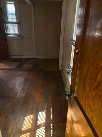 6331 S Winchester Avenue, Chicago, IL 60636