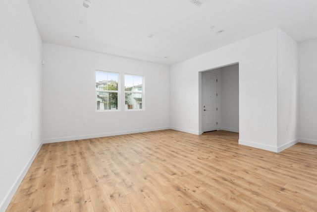 347 Peters Lane S, Madera, CA 93636