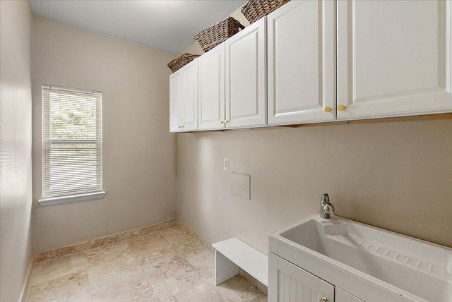 29301 Morningview Street 86, Farmington Hills, MI 48331