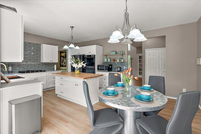 29301 Morningview Street 86, Farmington Hills, MI 48331