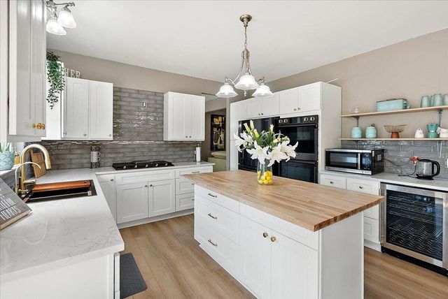 29301 Morningview Street 86, Farmington Hills, MI 48331
