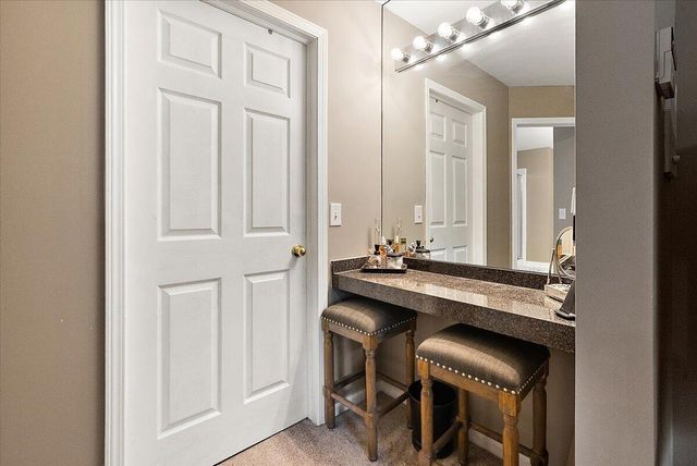 29301 Morningview Street 86, Farmington Hills, MI 48331