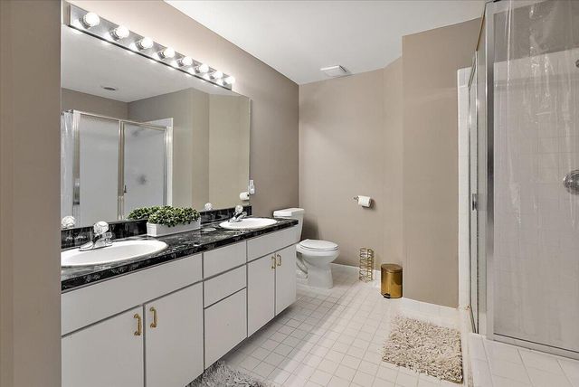 29301 Morningview Street 86, Farmington Hills, MI 48331