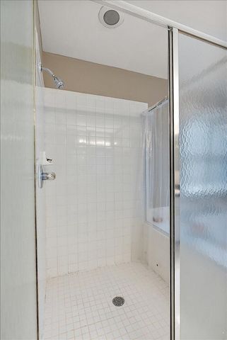 29301 Morningview Street 86, Farmington Hills, MI 48331