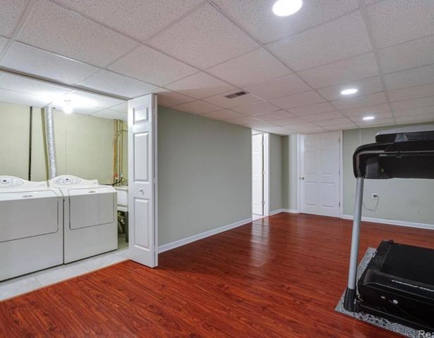 29301 Morningview Street 86, Farmington Hills, MI 48331
