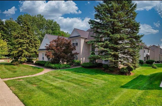 29301 Morningview Street 86, Farmington Hills, MI 48331