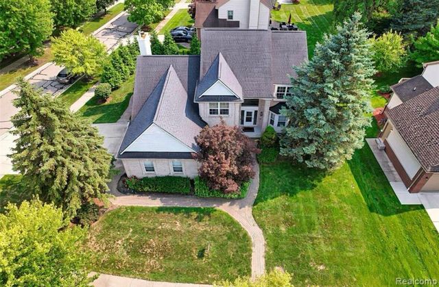 29301 Morningview Street 86, Farmington Hills, MI 48331