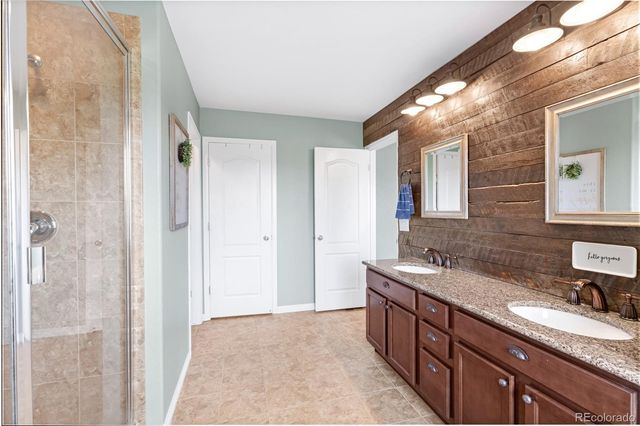 82 S Newbern Way, Aurora, CO 80018