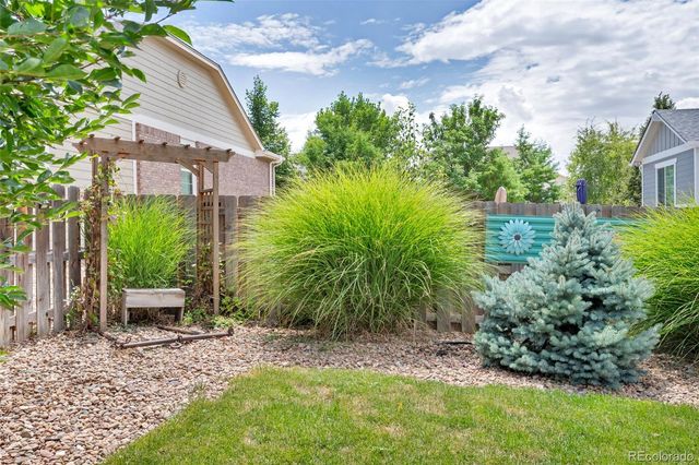 82 S Newbern Way, Aurora, CO 80018