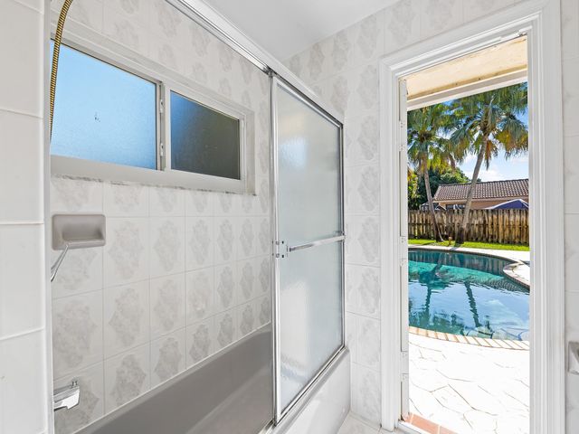 9541 NW 11TH ST, Plantation, FL 33322