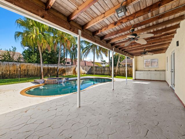 9541 NW 11TH ST, Plantation, FL 33322