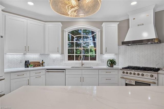 605 Oak Valley Boulevard, Advance, NC 27006