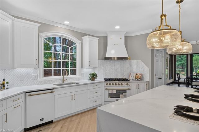 605 Oak Valley Boulevard, Advance, NC 27006