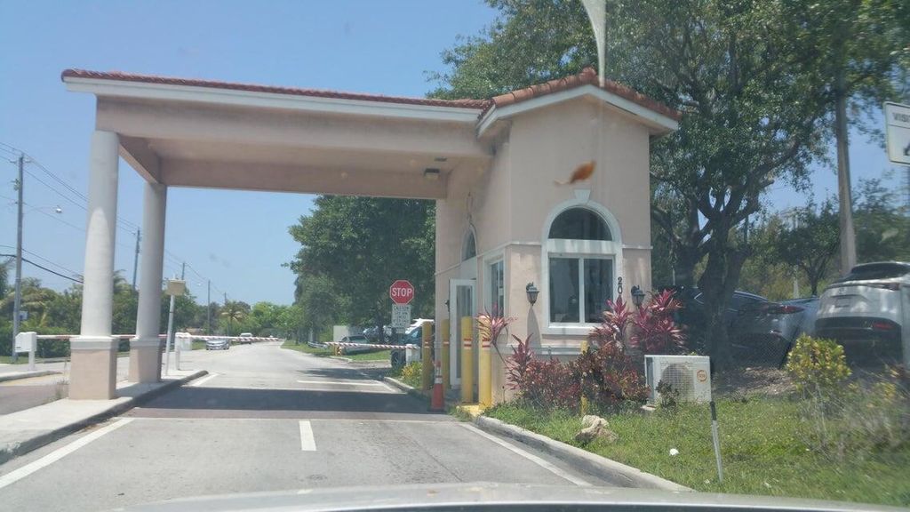 20400 NW 7th Avenue 204, Miami Gardens, FL 33169