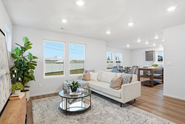 1643 E A St, Deer Park, WA 99006