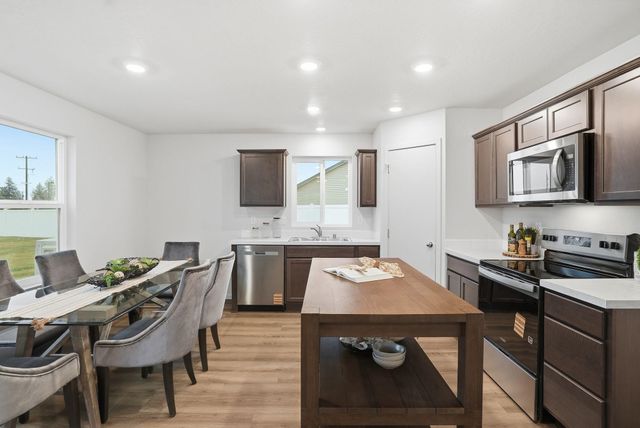 1643 E A St, Deer Park, WA 99006