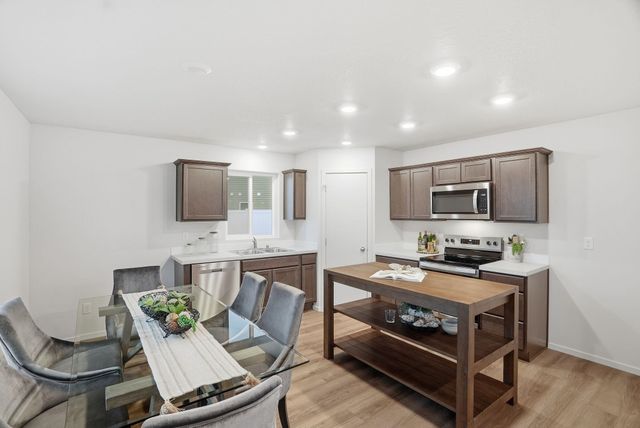 1643 E A St, Deer Park, WA 99006