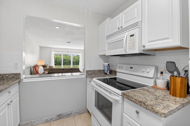 13984 Via B, Delray Beach, FL 33484