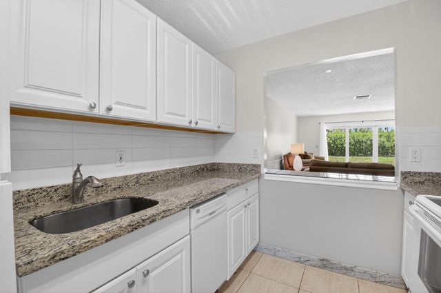 13984 Via B, Delray Beach, FL 33484