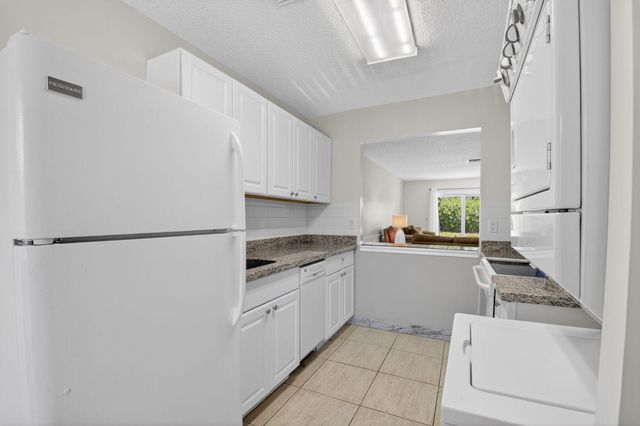 13984 Via B, Delray Beach, FL 33484