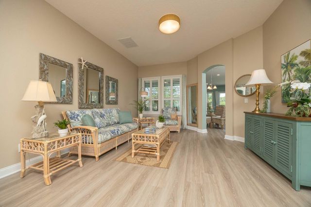 273 Parkwood Cir, St Augustine, FL 32086