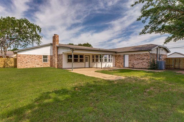 4316 Jennifer Lane, Crowley, TX 76036