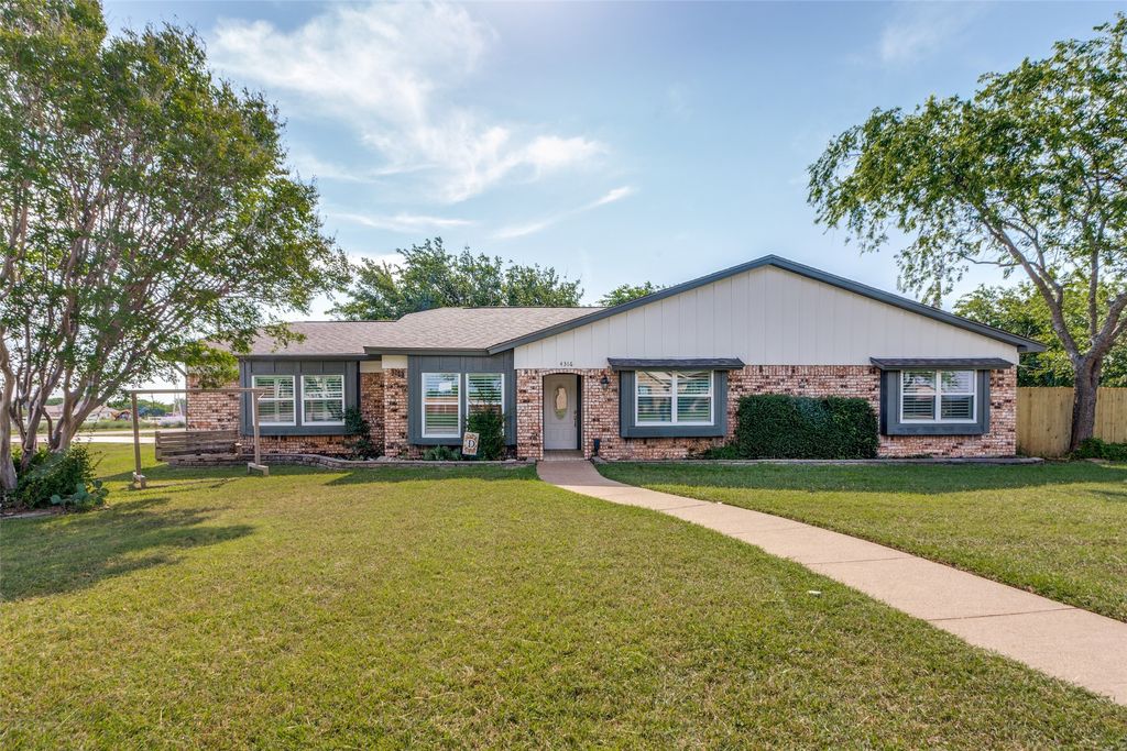 4316 Jennifer Lane, Crowley, TX 76036