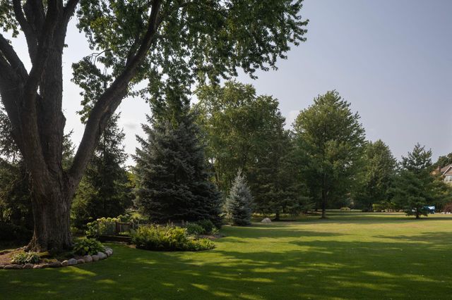 8784 Boulder Rise, Eden Prairie, MN 55347