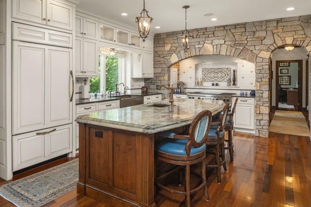 8784 Boulder Rise, Eden Prairie, MN 55347