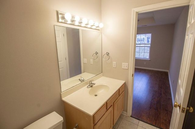 1910 W HARMONY ST, Columbia, MO 65203