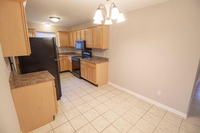 1910 W HARMONY ST, Columbia, MO 65203