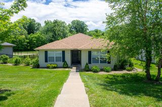 1910 W HARMONY ST, Columbia, MO 65203