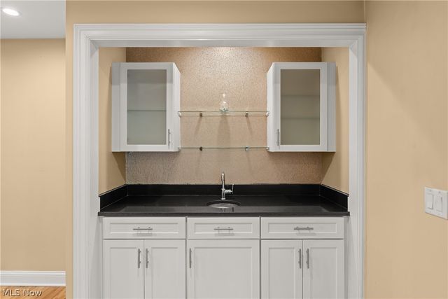 19245 Briarwood Lane, Strongsville, OH 44149