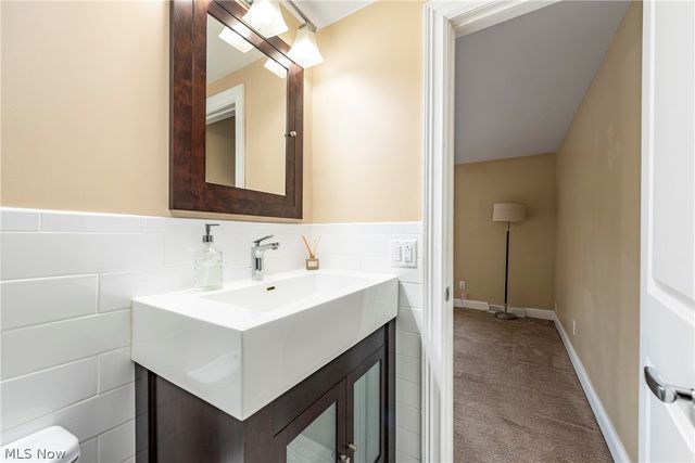 19245 Briarwood Lane, Strongsville, OH 44149