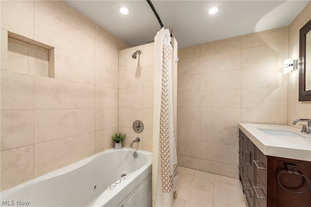 19245 Briarwood Lane, Strongsville, OH 44149