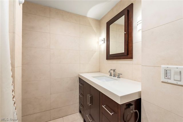 19245 Briarwood Lane, Strongsville, OH 44149