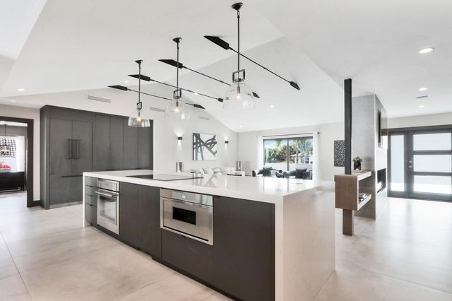 441 S Lyra Circle, Juno Beach, FL 33408