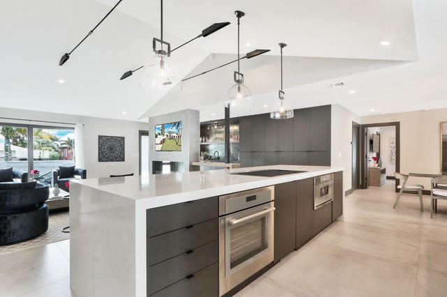 441 S Lyra Circle, Juno Beach, FL 33408