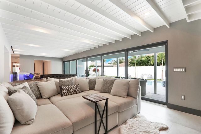 441 S Lyra Circle, Juno Beach, FL 33408