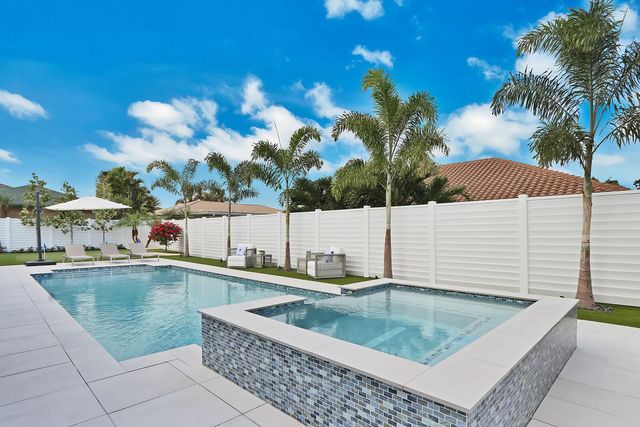 441 S Lyra Circle, Juno Beach, FL 33408