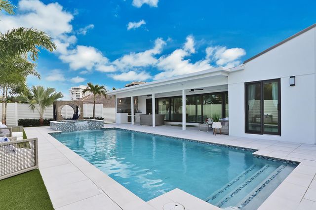 441 S Lyra Circle, Juno Beach, FL 33408