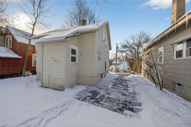 430 Monticello Drive North, Syracuse, NY 13205