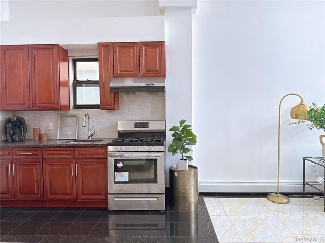 31-47 137th Street 4C, Flushing, NY 11354