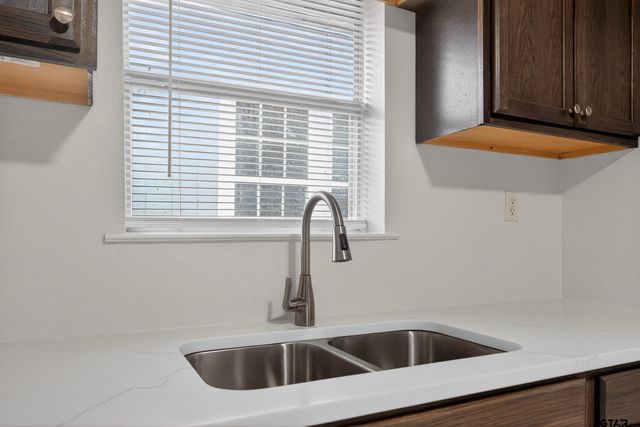 1004 N Grand, Tyler, TX 75702