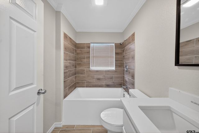 1004 N Grand, Tyler, TX 75702