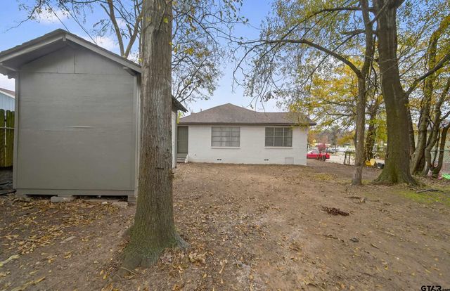 1004 N Grand, Tyler, TX 75702