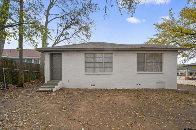 1004 N Grand, Tyler, TX 75702