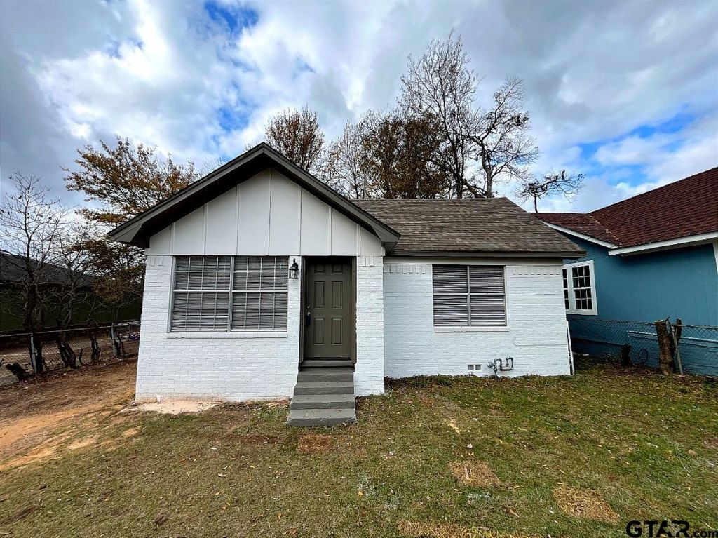 1004 N Grand, Tyler, TX 75702