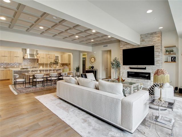 112 S Orange Grove Boulevard 109, Pasadena, CA 91105