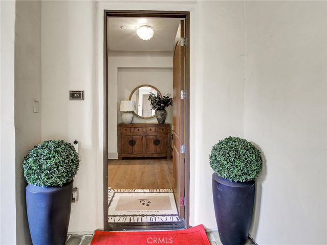 112 S Orange Grove Boulevard 109, Pasadena, CA 91105